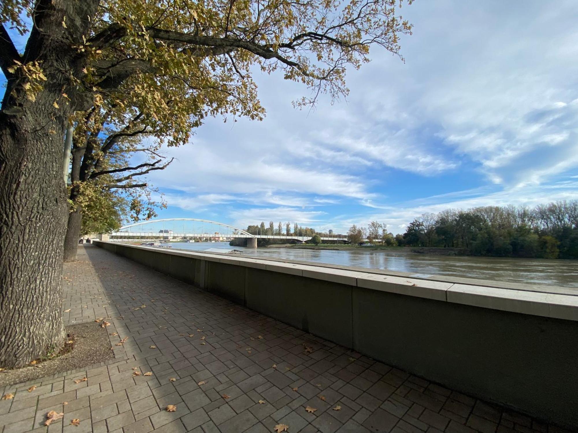 Romantic Riverview Bestern Szeged Buitenkant foto